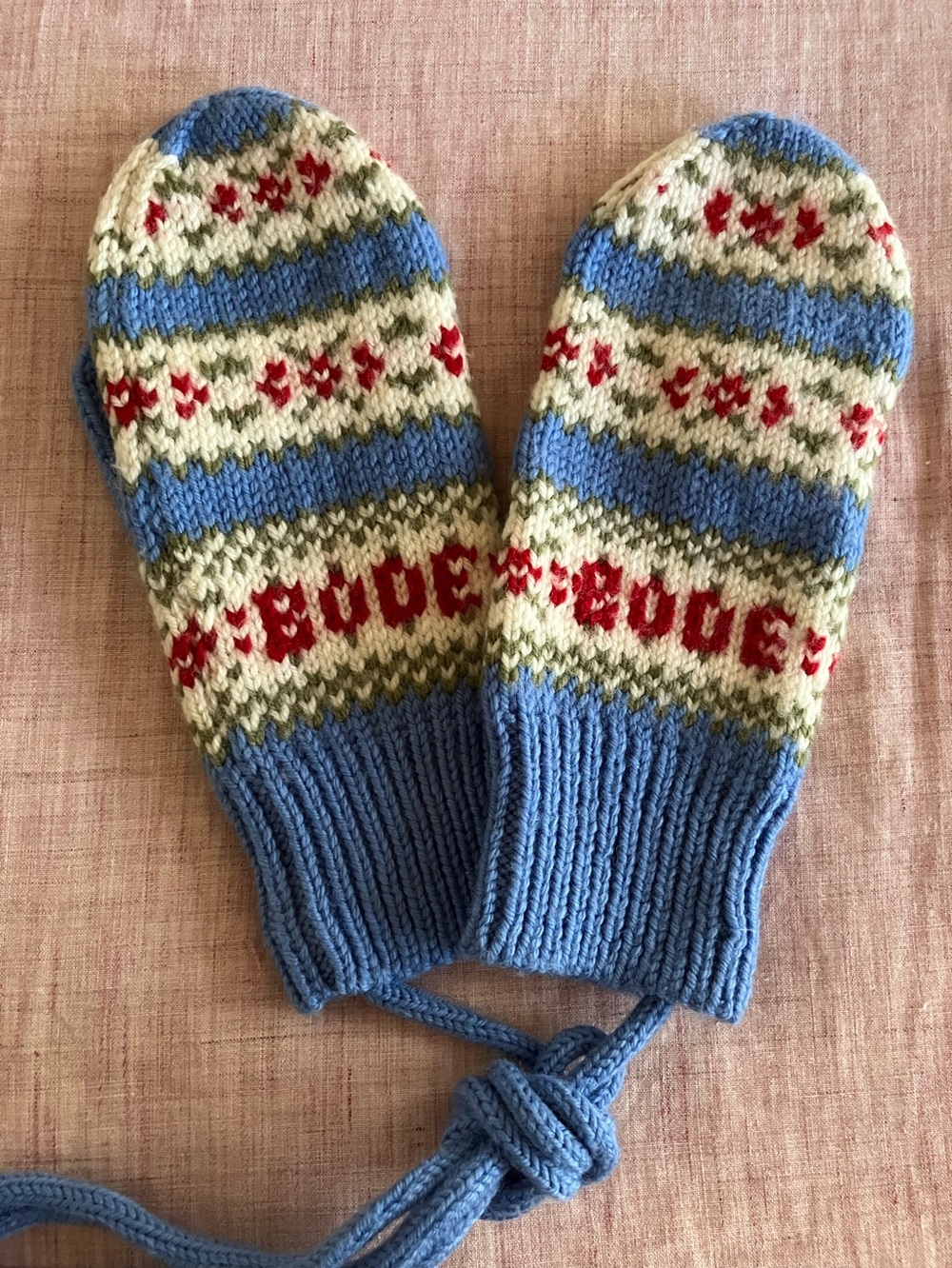 Bode Wedgewood Mittens, size Medium.